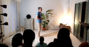Immagine dell'articolo "Essere Guidati" - Performance vocale